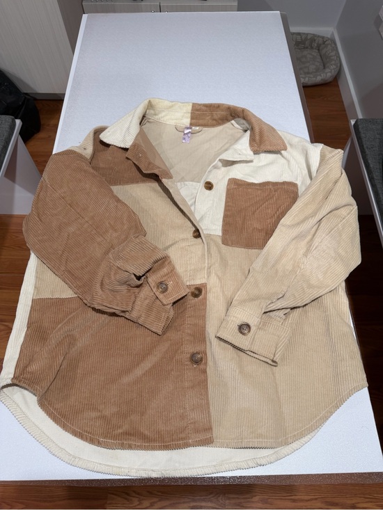 Alya Tops - Alya Two-Tone Corduroy Shirt Jacket in Cream and Tan